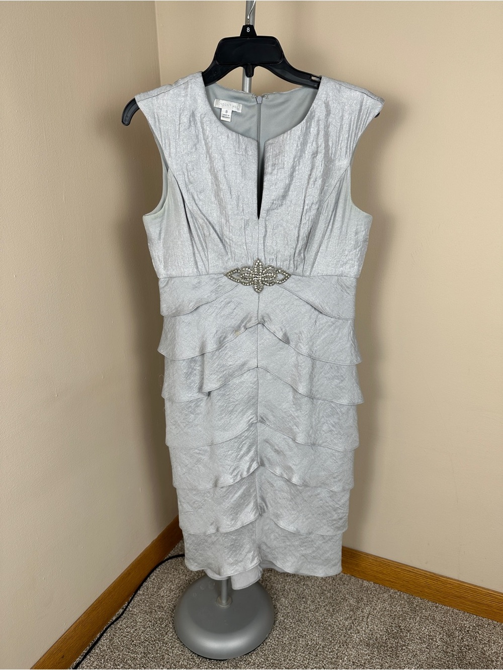 London Times Silver Tiered Sleeveless Cocktail Dress with Jeweled Waist